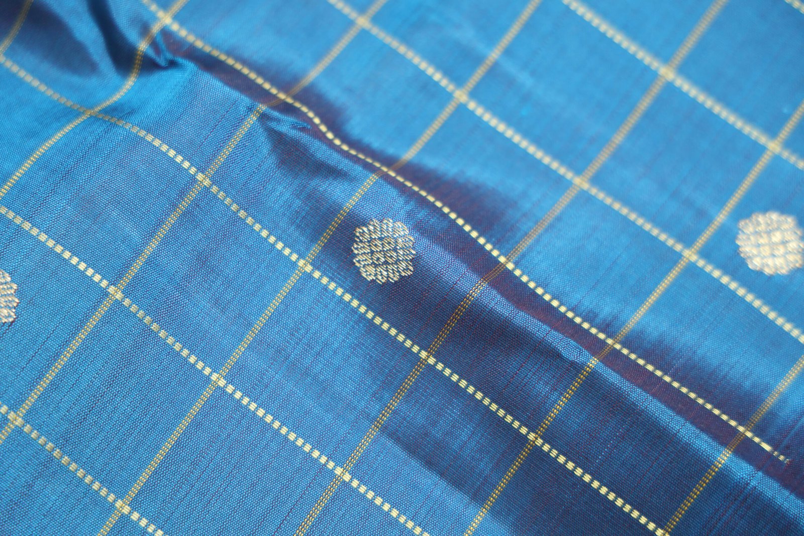 Emerald Blue Kanchipuram Silk Saree – Pattu Kattam with Zari Butta & Majantha Border - Image 5