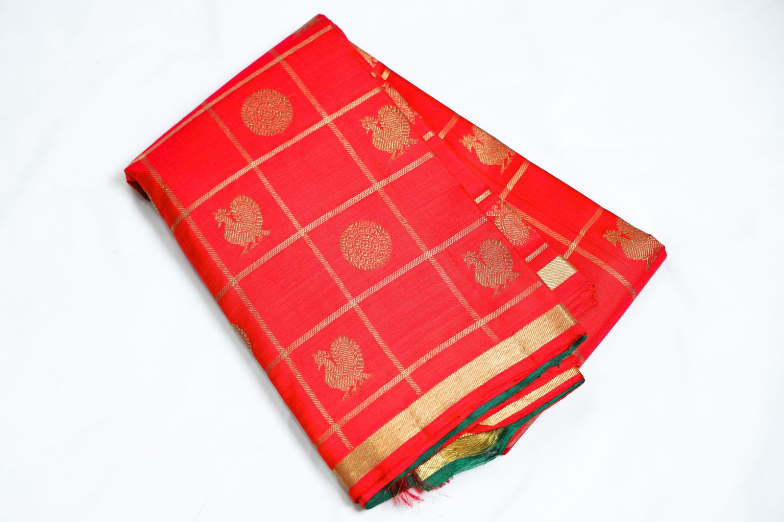 Red Kanchipuram Silk Saree – Veldhari Kattam with Peacock Chakra Butta & Contrast Green Blouse - Image 6