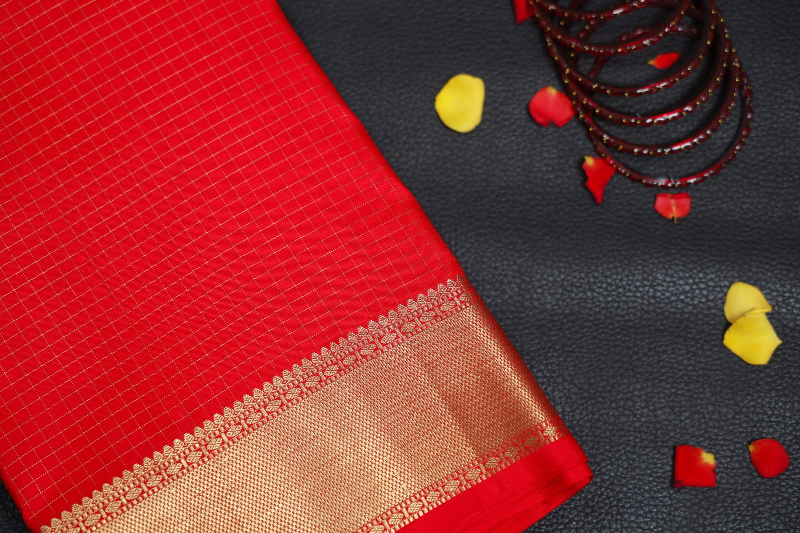 Tomato Red Kanchipuram Silk Saree – Ketti Gold Border with Zari Checks (Kattam) - Image 7