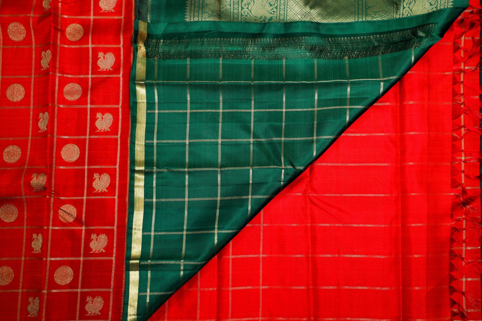 Red Kanchipuram Silk Saree – Veldhari Kattam with Peacock Chakra Butta & Contrast Green Blouse - Image 4