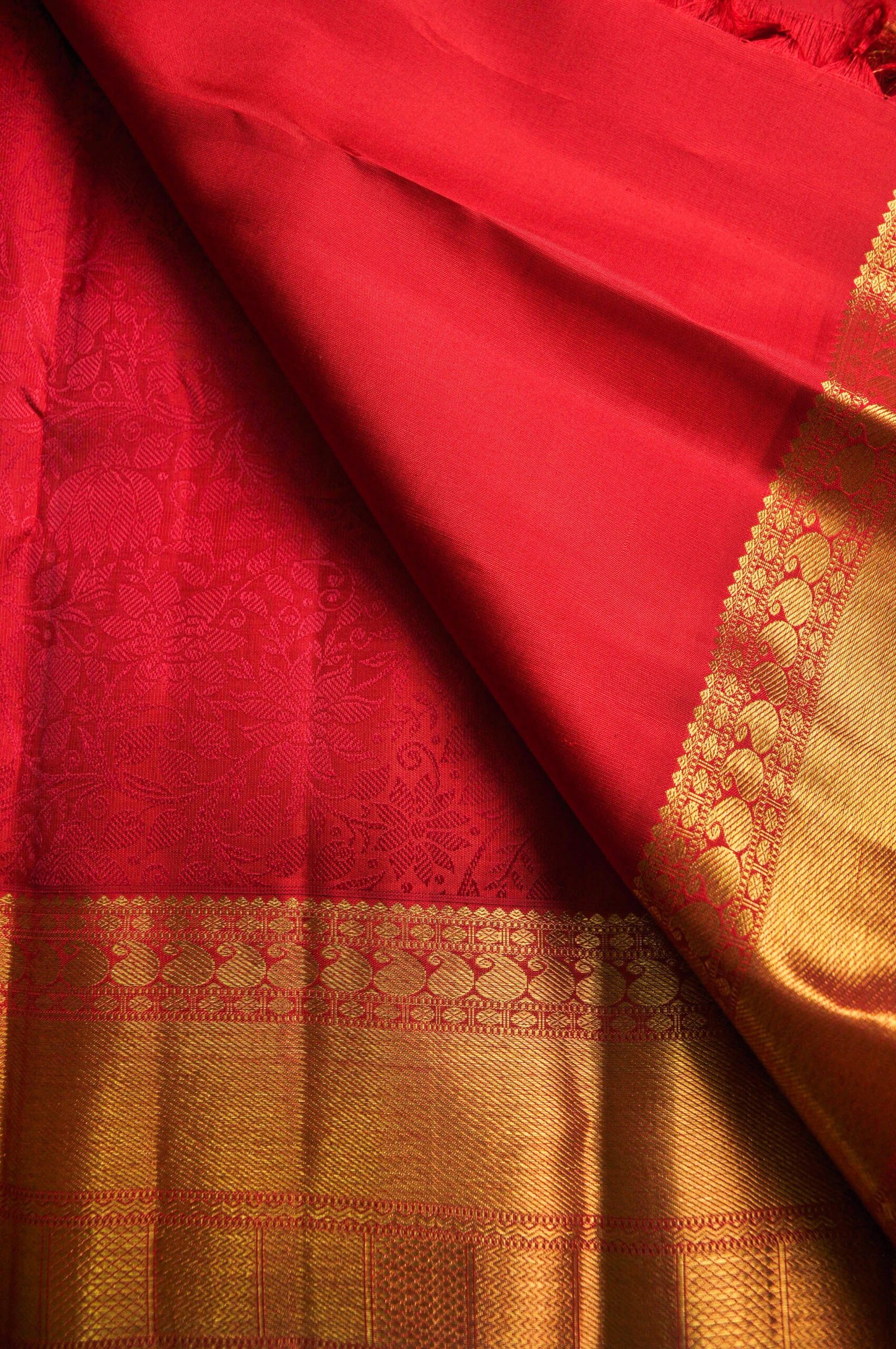 Pure Red Kanchipuram Silk Saree – Samudrika Design with Zari Puttahs - Image 4