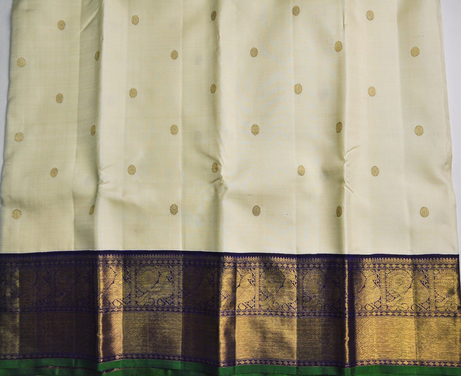 Off-White Kanchipuram Silk Saree – Zari Puttahs with Navy Blue Blouse - Image 5