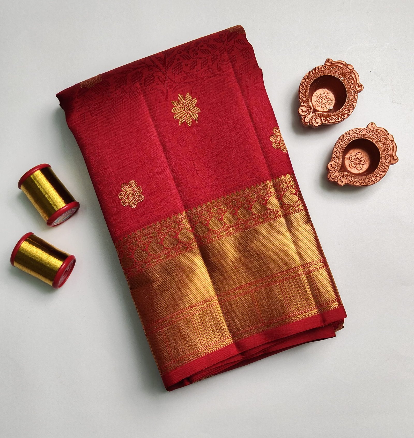 Pure Red Kanchipuram Silk Saree – Samudrika Design with Zari Puttahs